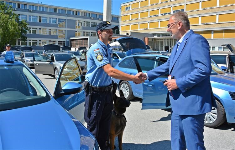 Slika /02_vijesti/2019/06/vozila/DSC_0535.jpg